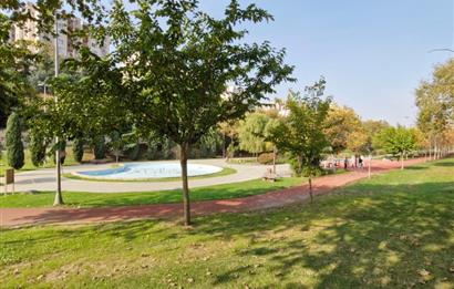 BAŞAKŞEHİR SALKIM KONAKLARINDA DOĞA İLE İÇ İÇE SATILIK TRİPLEKS VİLLA