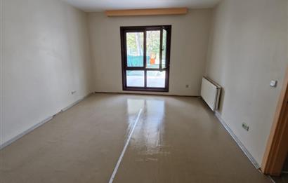 BAŞAKŞEHİR SALKIM KONAKLARINDA DOĞA İLE İÇ İÇE SATILIK TRİPLEKS VİLLA