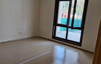 BAŞAKŞEHİR SALKIM KONAKLARINDA DOĞA İLE İÇ İÇE SATILIK TRİPLEKS VİLLA