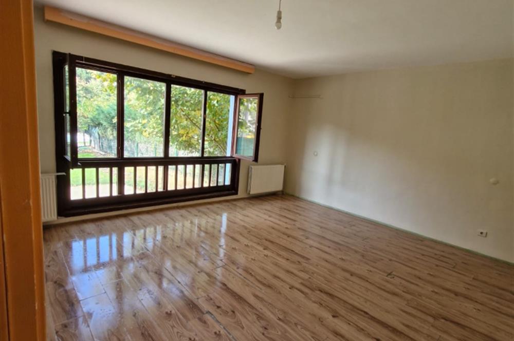 BAŞAKŞEHİR SALKIM KONAKLARINDA DOĞA İLE İÇ İÇE SATILIK TRİPLEKS VİLLA