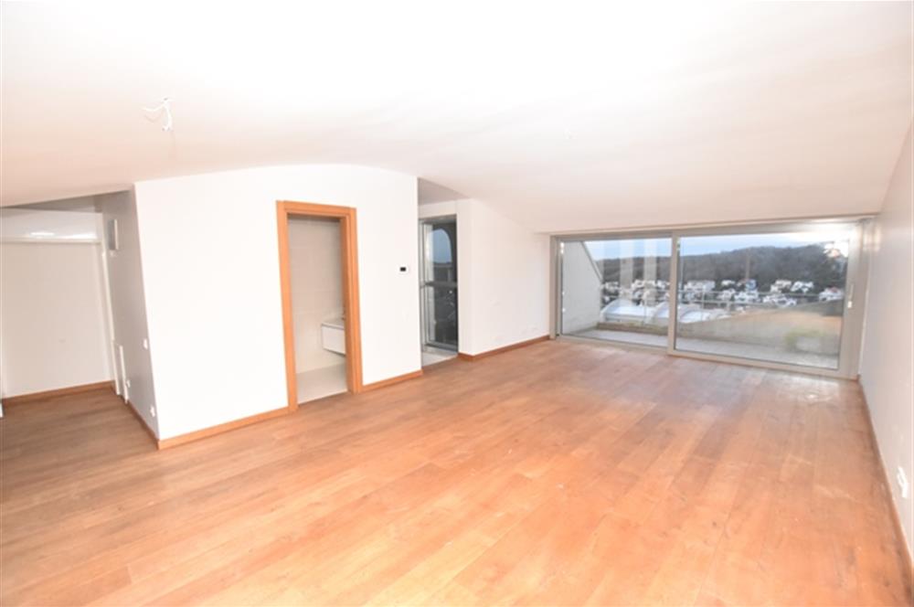 Parkone Sitesi'nde Doğa Manzaralı Satılık Çatı Dubleks