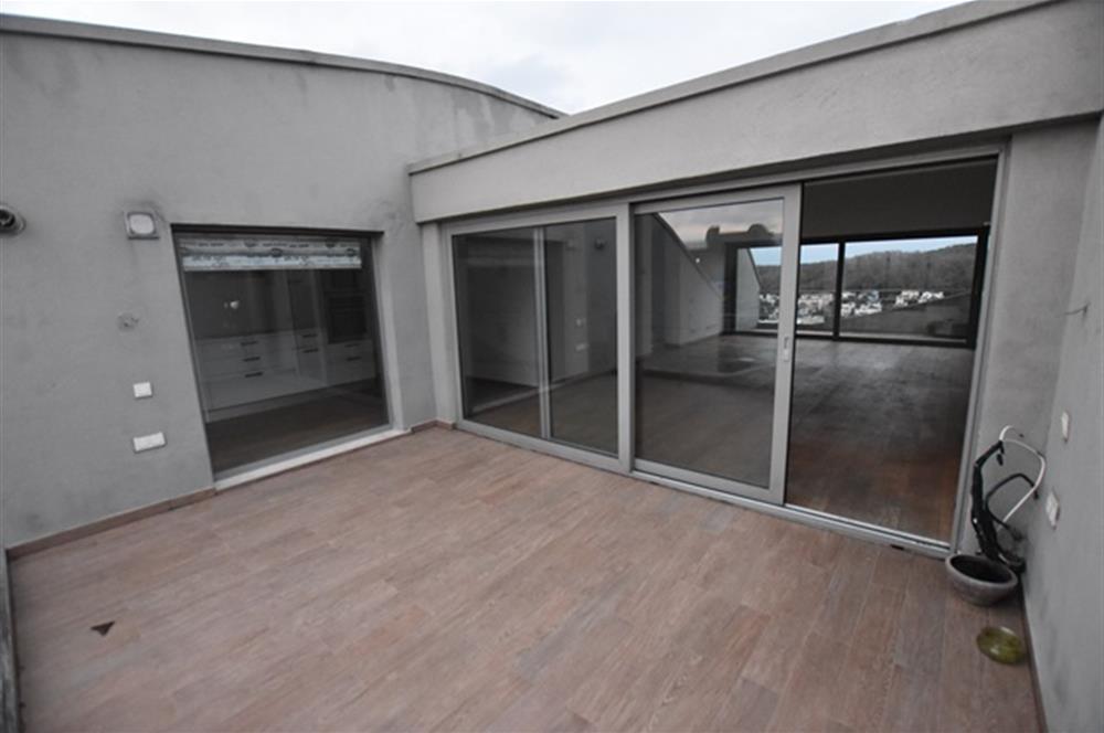 Parkone Sitesi'nde Doğa Manzaralı Satılık Çatı Dubleks