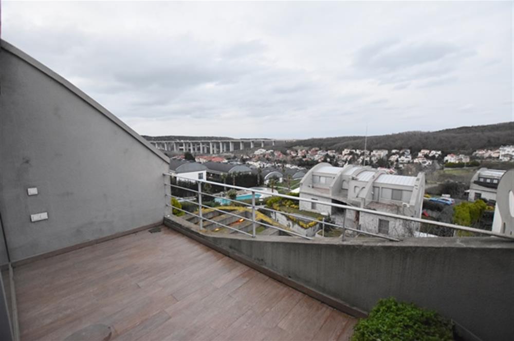 Parkone Sitesi'nde Doğa Manzaralı Satılık Çatı Dubleks