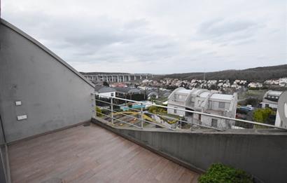 Parkone Sitesi'nde Doğa Manzaralı Satılık Çatı Dubleks