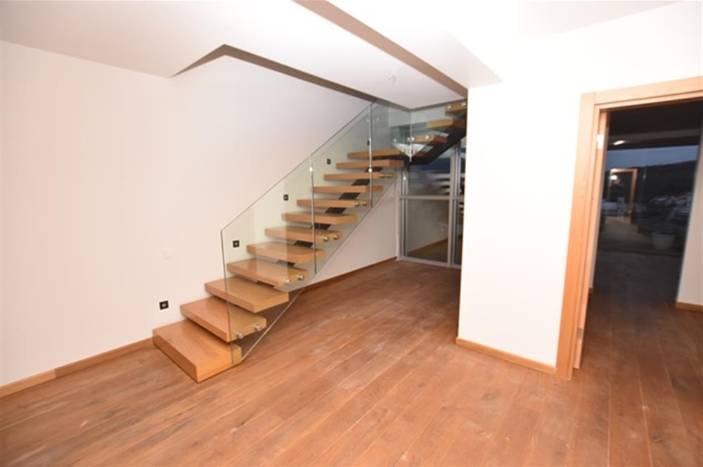 Parkone Sitesi'nde Doğa Manzaralı Satılık Çatı Dubleks