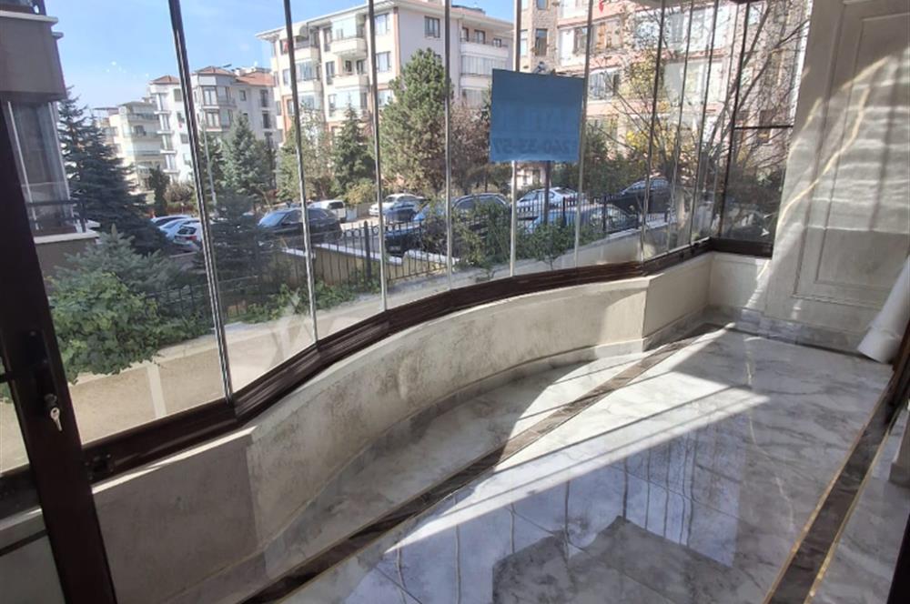 Çukurambar'da Tamamen Yenilenmiş, Sıfır Ayarında Lüks 3+1 Daire