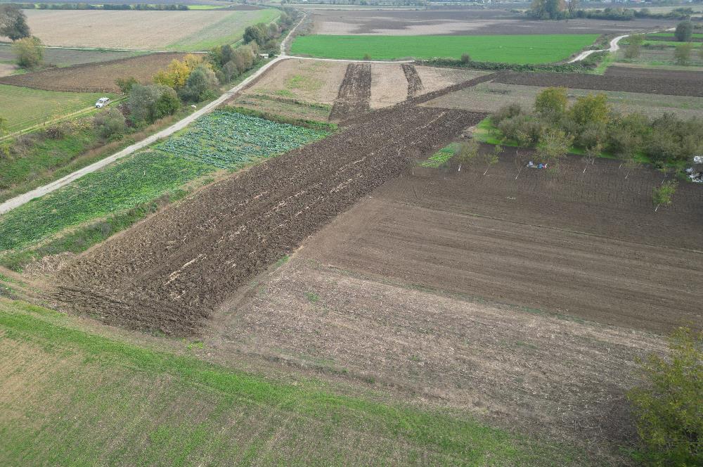 serdivan kazımpaşada merkeze yakın satılık tarla