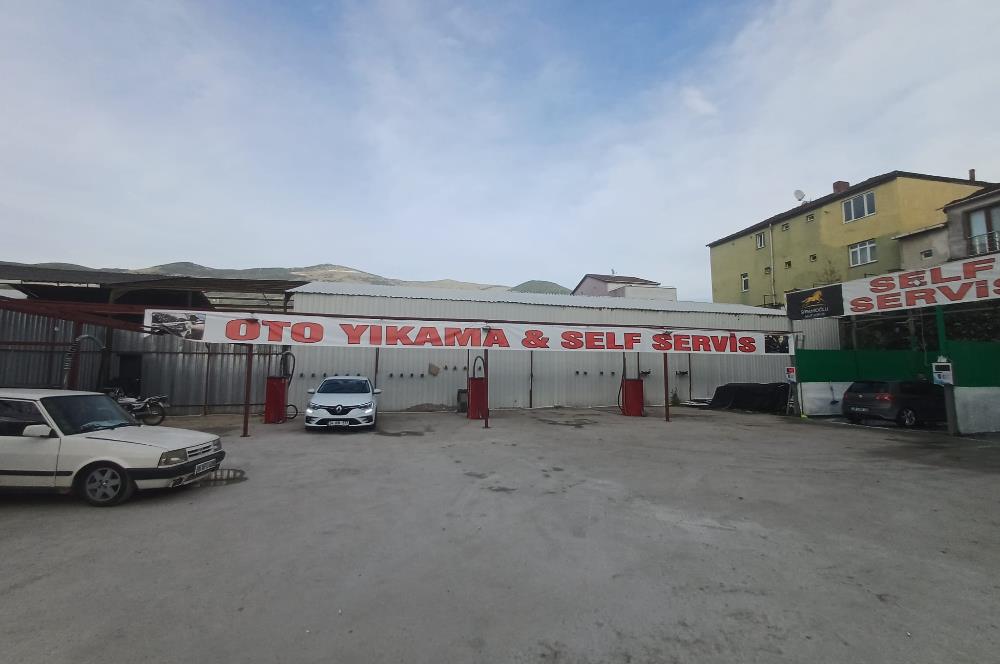 C21 Cius; Gemlik Çevre Yolda Kurulu İşleyen Oto Yıkama Servisi