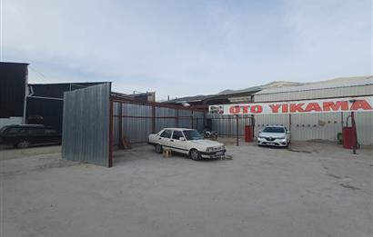 C21 Cius; Gemlik Çevre Yolda Kurulu İşleyen Oto Yıkama Servisi