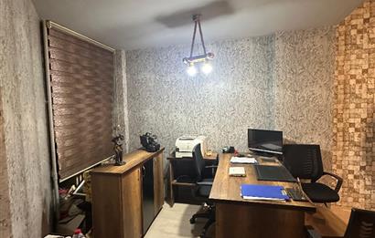 İstiklal Caddesinde Yüksek Tabela Değerli 45m² Satılık Ofis