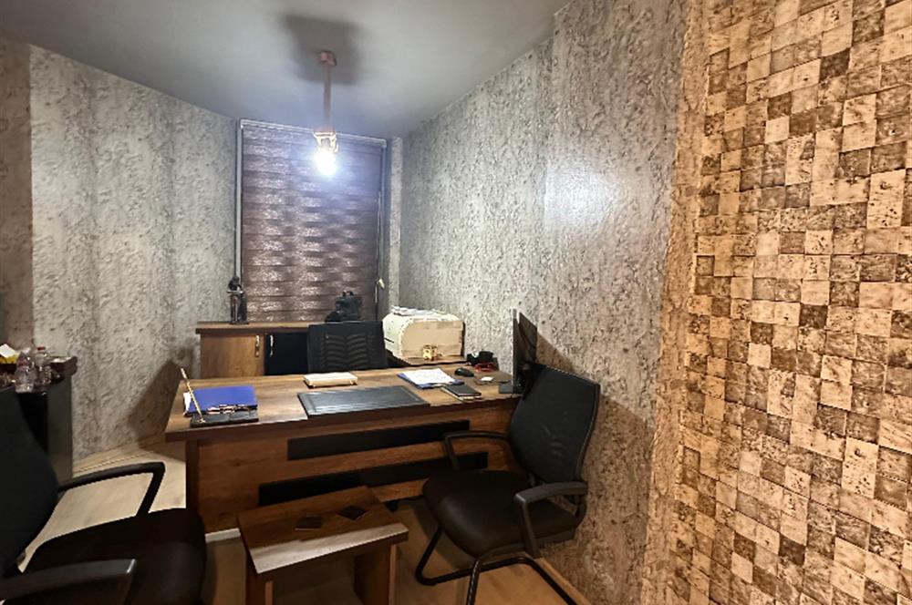 İstiklal Caddesinde Yüksek Tabela Değerli 45m² Satılık Ofis