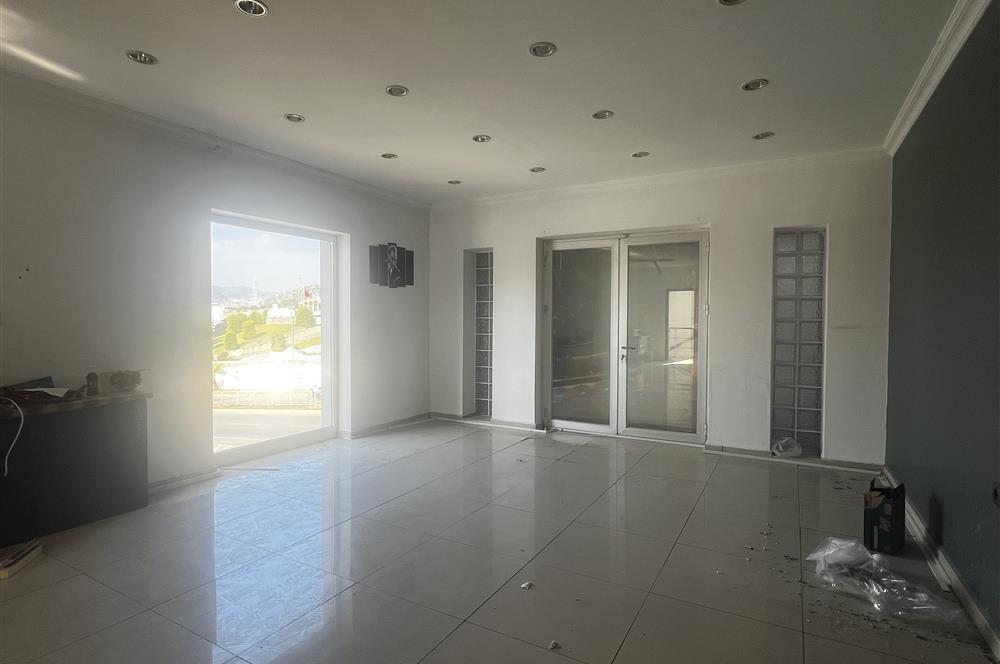 Bodrum Ortakent Midtown Avm karşısı anayolda 150m2 kiralık dükkan & iş yeri