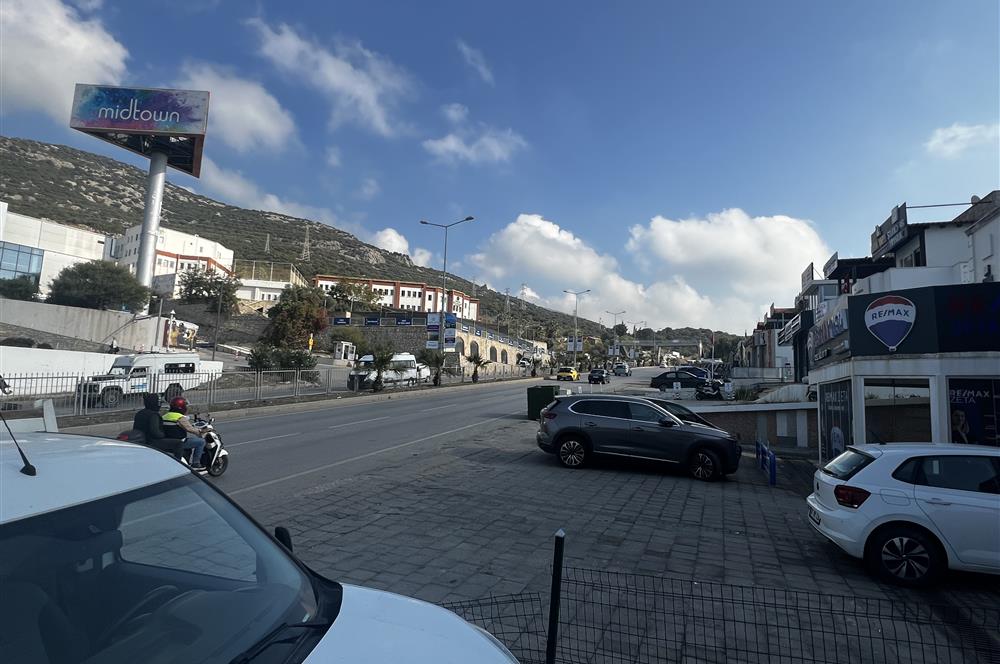 Bodrum Ortakent Midtown Avm karşısı anayolda 150m2 kiralık dükkan & iş yeri