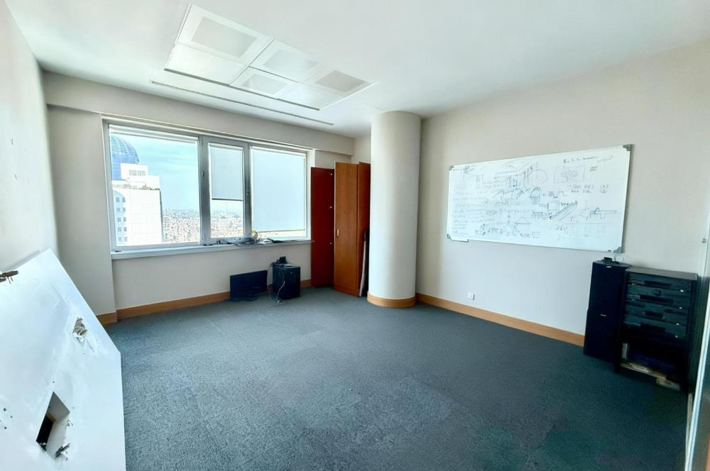 Levent Kiralık Ofis Metrocity 22.Kat Deniz Manzaralı 207m2 Dekorasyonlu Ofis;