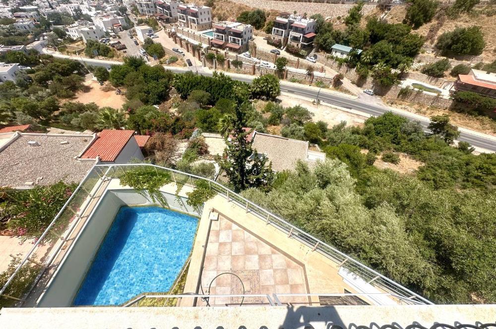 BODRUM UMURÇA MEVKİİNDE KALE VE DENİZ MANZARALI MÜSTAKİL VİLLA