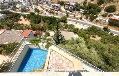 BODRUM UMURÇA MEVKİİNDE KALE VE DENİZ MANZARALI MÜSTAKİL VİLLA