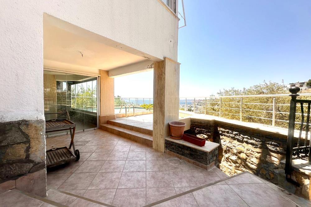 BODRUM UMURÇA MEVKİİNDE KALE VE DENİZ MANZARALI MÜSTAKİL VİLLA
