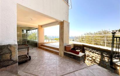 BODRUM UMURÇA MEVKİİNDE KALE VE DENİZ MANZARALI MÜSTAKİL VİLLA