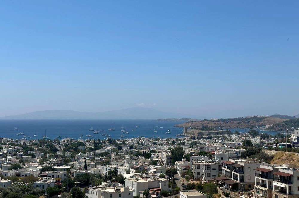 BODRUM UMURÇA MEVKİİNDE KALE VE DENİZ MANZARALI MÜSTAKİL VİLLA