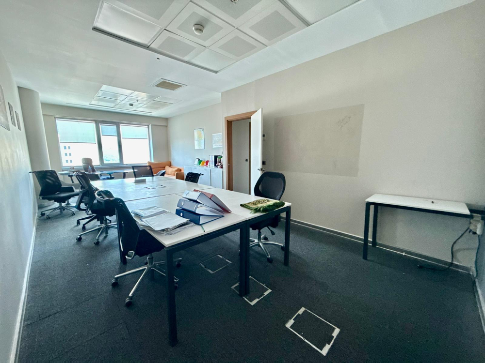 Levent Kiralık Ofis Metrocity 22.Kat Deniz Manzaralı 207m2 Dekorasyonlu Ofis;