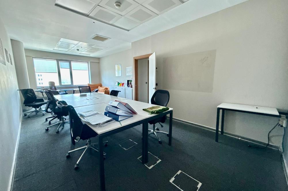 Levent Kiralık Ofis Metrocity 22.Kat Deniz Manzaralı 207m2 Dekorasyonlu Ofis;