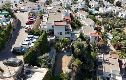 BODRUM UMURÇA MEVKİİNDE KALE VE DENİZ MANZARALI MÜSTAKİL VİLLA