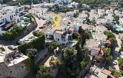 BODRUM UMURÇA MEVKİİNDE KALE VE DENİZ MANZARALI MÜSTAKİL VİLLA