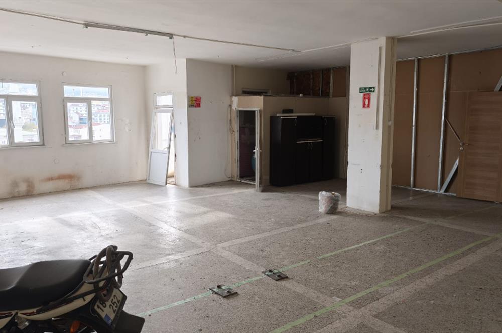 SULTANBEYLİ TURGUTREİS MAHALLESİNDE 500M2 İMALATHANE