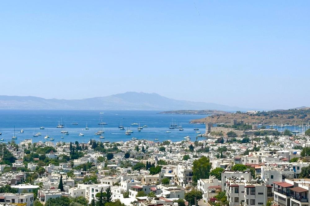 BODRUM UMURÇA MEVKİİNDE KALE VE DENİZ MANZARALI MÜSTAKİL VİLLA