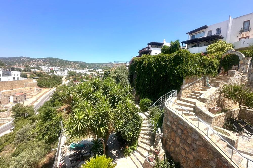 BODRUM UMURÇA MEVKİİNDE KALE VE DENİZ MANZARALI MÜSTAKİL VİLLA