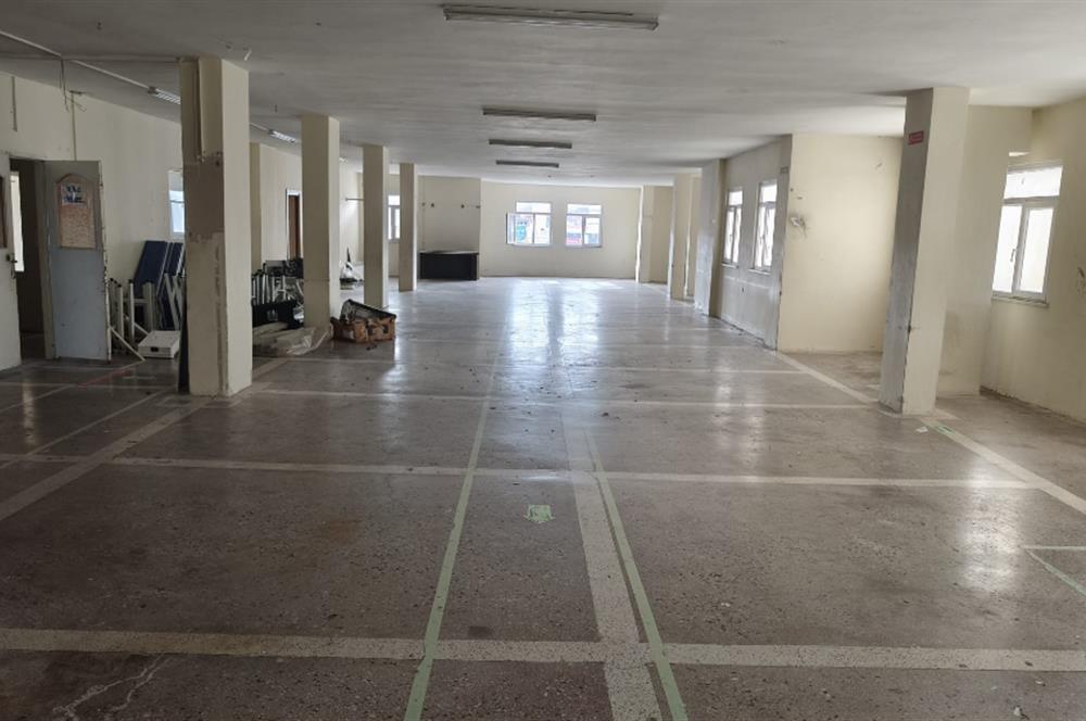 SULTANBEYLİ TURGUTREİS MAHALLESİNDE 500M2 İMALATHANE