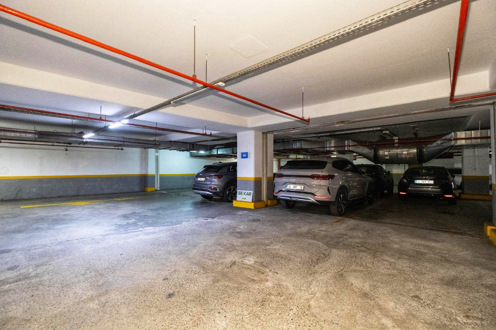 Levent Kiralık Ofis Metrocity 22.Kat Deniz Manzaralı 207m2 Dekorasyonlu Ofis;