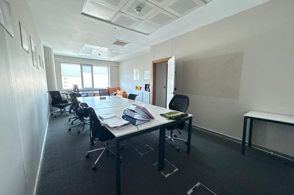 Levent Kiralık Ofis Metrocity 22.Kat Deniz Manzaralı 207m2 Dekorasyonlu Ofis;