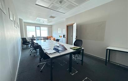 Levent Kiralık Ofis Metrocity 22.Kat Deniz Manzaralı 207m2 Dekorasyonlu Ofis;