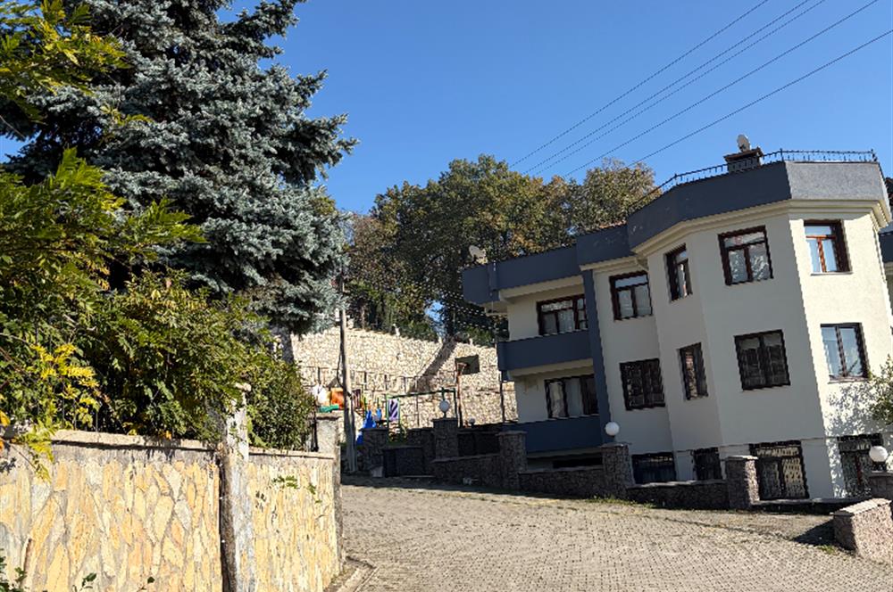 DÜZCE MERKEZ KONURALP MAH. SATILIK VİLLA