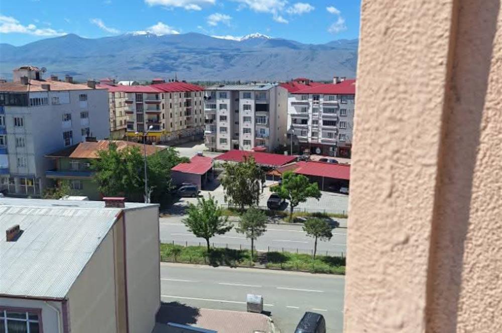 VALİYOLUNDA ALTIN FIRSAT! AĞRIDAĞI MANZARALI 3+1 LÜKS DAİRE
