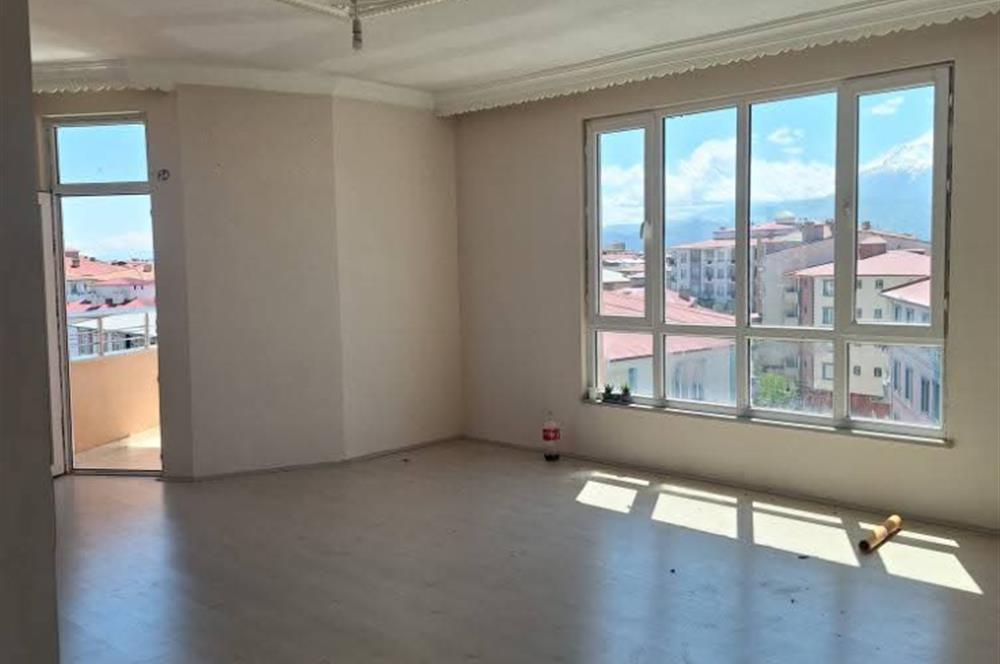VALİYOLUNDA ALTIN FIRSAT! AĞRIDAĞI MANZARALI 3+1 LÜKS DAİRE