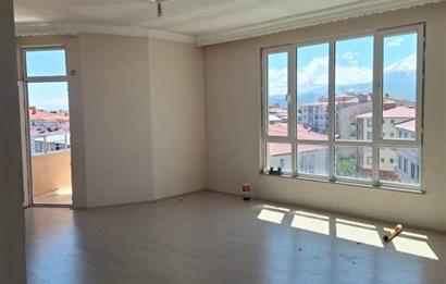 VALİYOLUNDA ALTIN FIRSAT! AĞRIDAĞI MANZARALI 3+1 LÜKS DAİRE