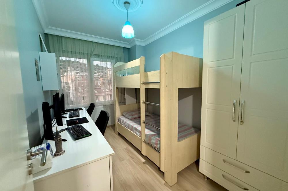 Fırsat! 3+1 Ebeveyn Banyolu Daire Metroya Yürüme Mesafesi