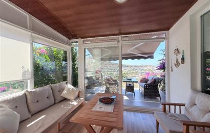 Bodrum günbatımı sitesinde deniz manzaralı dubleks