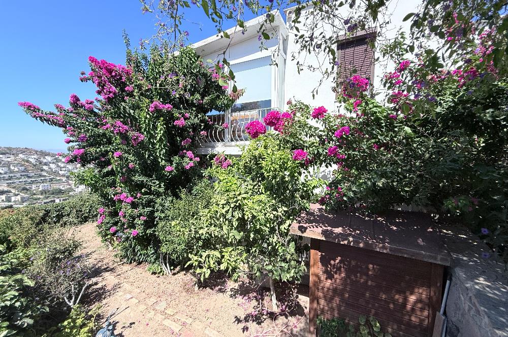 Bodrum günbatımı sitesinde deniz manzaralı dubleks