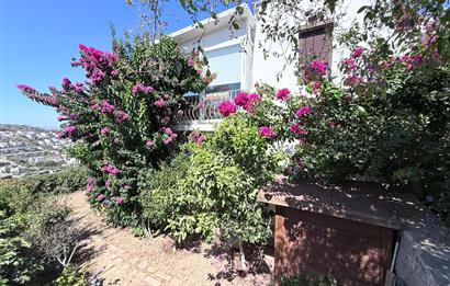 Bodrum günbatımı sitesinde deniz manzaralı dubleks