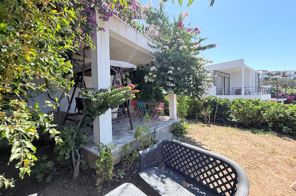 Bodrum günbatımı sitesinde deniz manzaralı dubleks