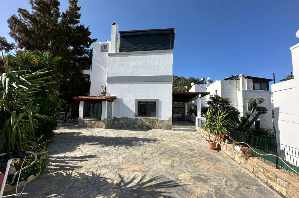 Bodrum Torba da Deniz Manzaralı Kiralık Bahçeli Villa