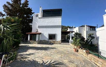 Bodrum Torba da Deniz Manzaralı Kiralık Bahçeli Villa