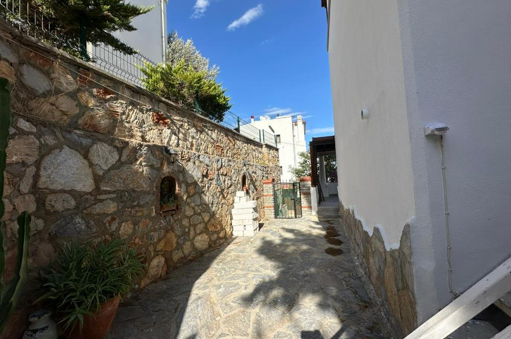 Bodrum Torba da Deniz Manzaralı Kiralık Bahçeli Villa
