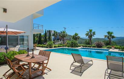 Adabükü Panoramik Deniz ve Koy Manzaralı Satılık Müstakil Villa