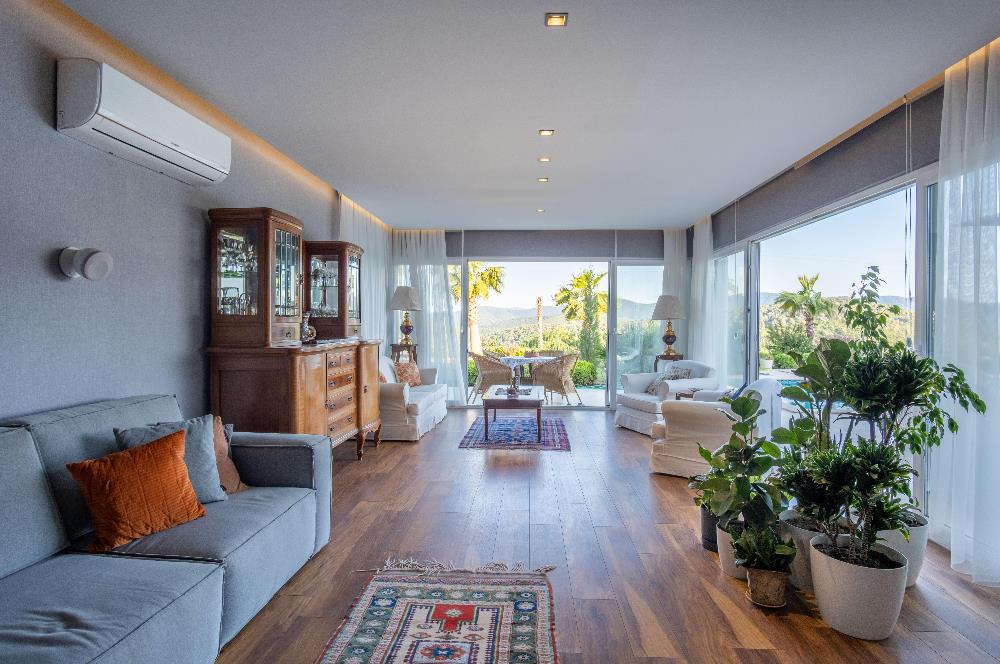 Adabükü Panoramik Deniz ve Koy Manzaralı Satılık Müstakil Villa