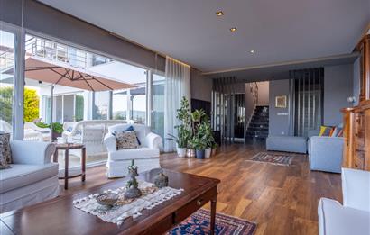Adabükü Panoramik Deniz ve Koy Manzaralı Satılık Müstakil Villa