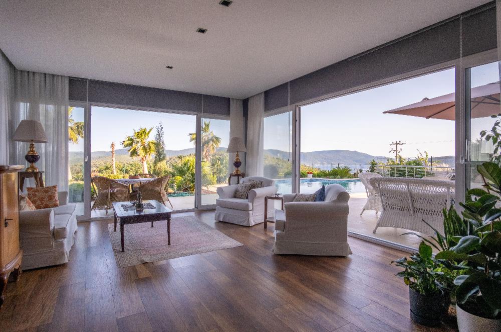 Adabükü Panoramik Deniz ve Koy Manzaralı Satılık Müstakil Villa